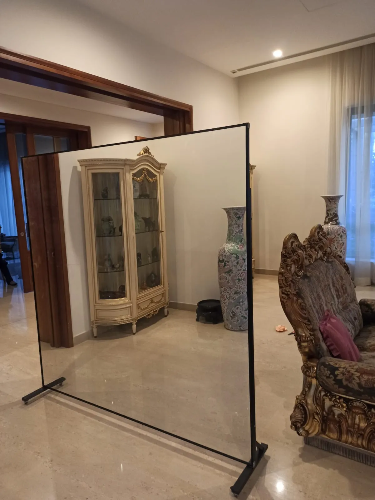 Shatterproof Framed Mirror on Wheels